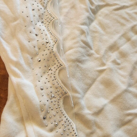 Embellished Heart cutouts Valentine's Sweater - Picture 2 of 6